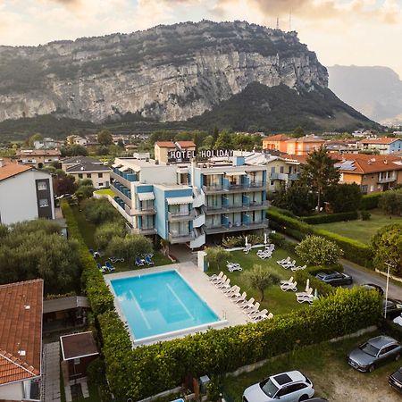 Hotel Holiday Sport & Relax Torbole Sul Garda Buitenkant foto