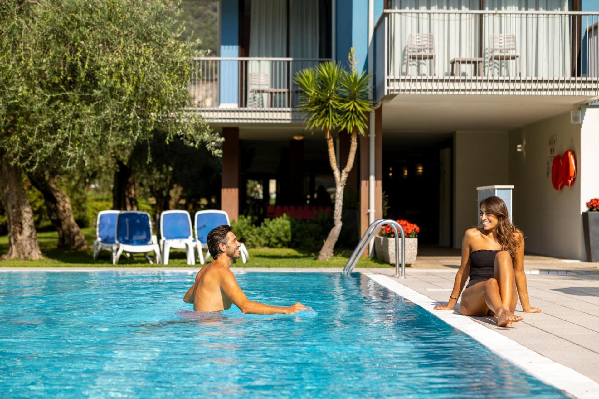 Hotel Holiday Sport & Relax Torbole Sul Garda Buitenkant foto