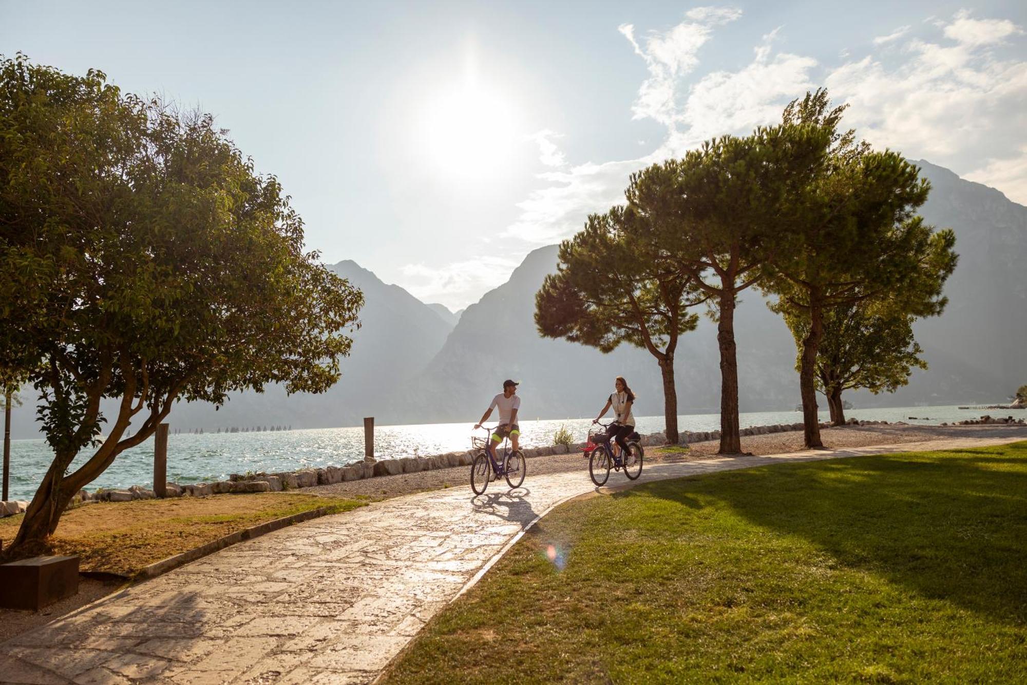 Hotel Holiday Sport & Relax Torbole Sul Garda Buitenkant foto