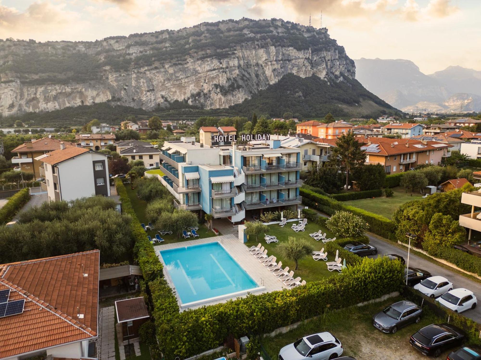 Hotel Holiday Sport & Relax Torbole Sul Garda Buitenkant foto