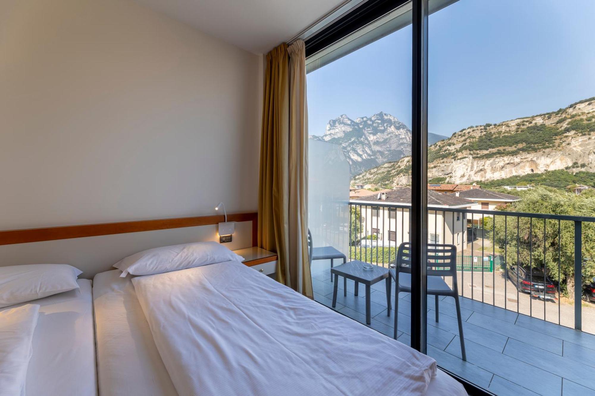 Hotel Holiday Sport & Relax Torbole Sul Garda Buitenkant foto