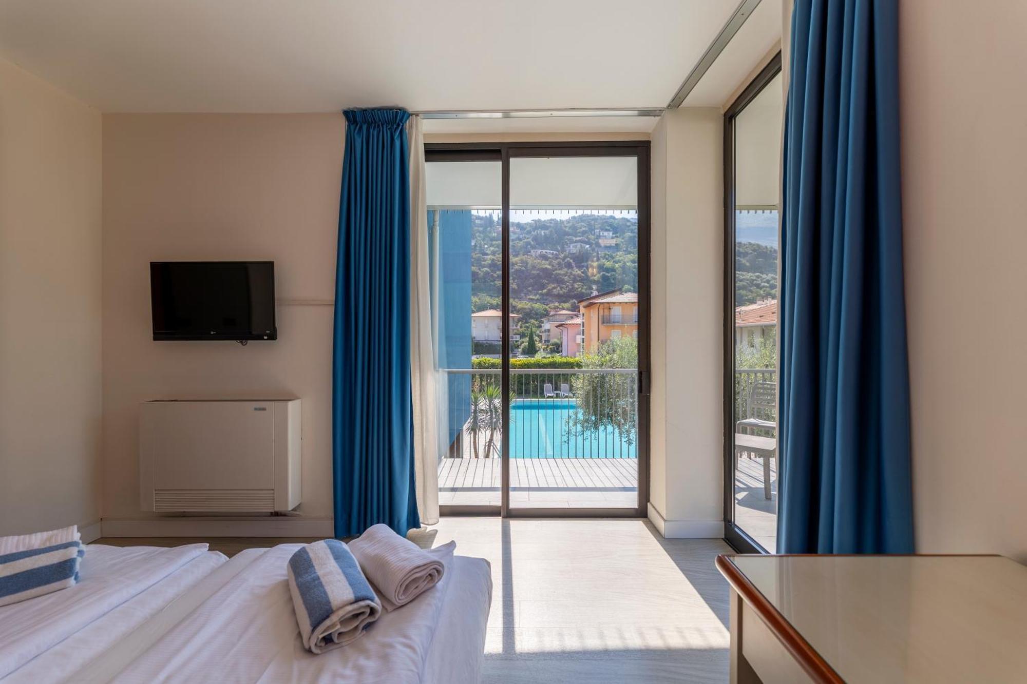 Hotel Holiday Sport & Relax Torbole Sul Garda Buitenkant foto