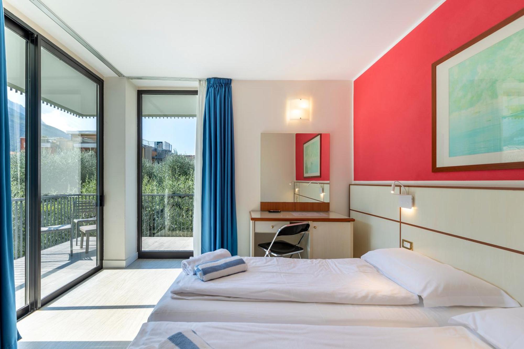 Hotel Holiday Sport & Relax Torbole Sul Garda Buitenkant foto